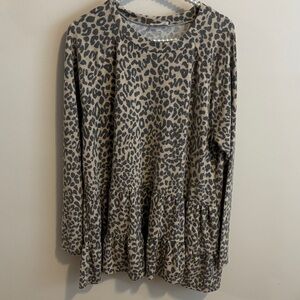 143 Story by Line Up leopard Print top size 2xl